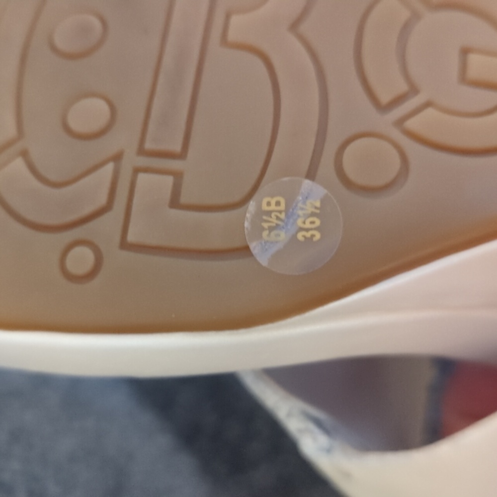 BCBG girls sandals - Picture 7 of 9